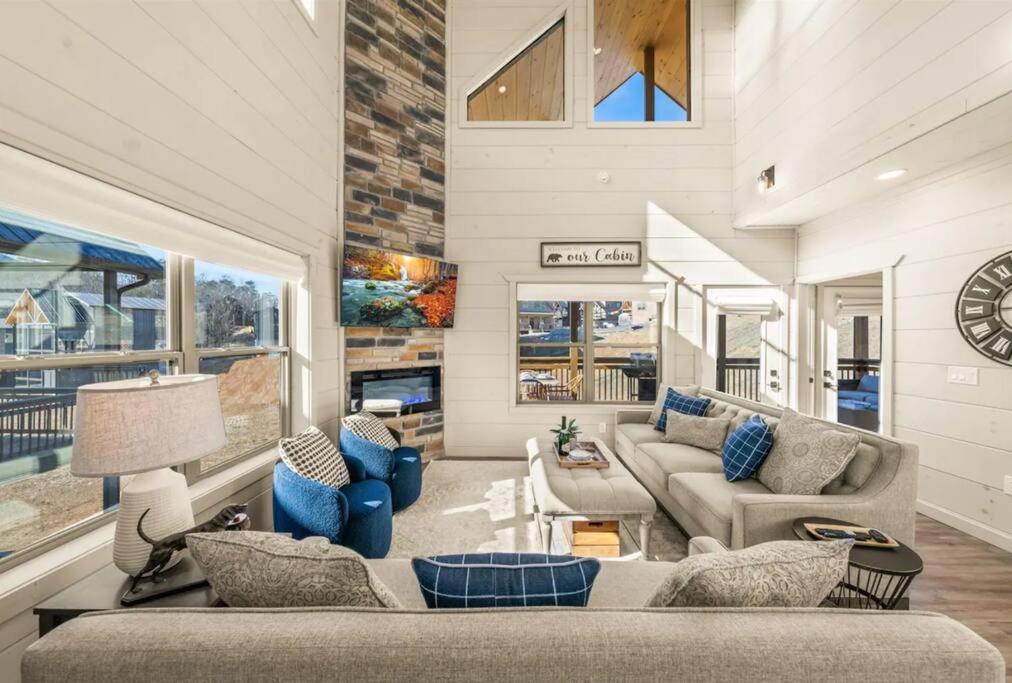Smoky Fun Cabin Pigeon Forge Extérieur photo